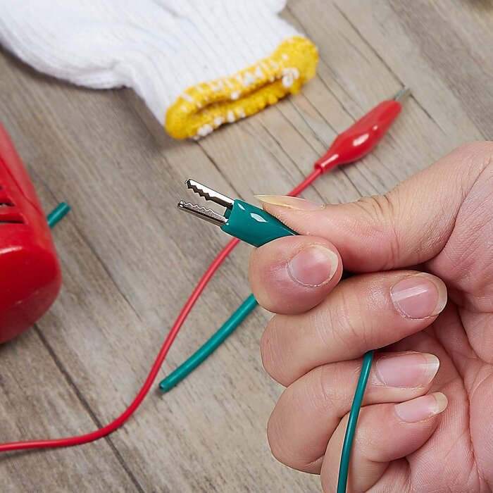 WGGE-WG-026 - WGGE Test Lead Set & Alligator Clips, 20.5 inches / 22 AWG Copper Wire. The Clips soldered and Stamping to The Wires