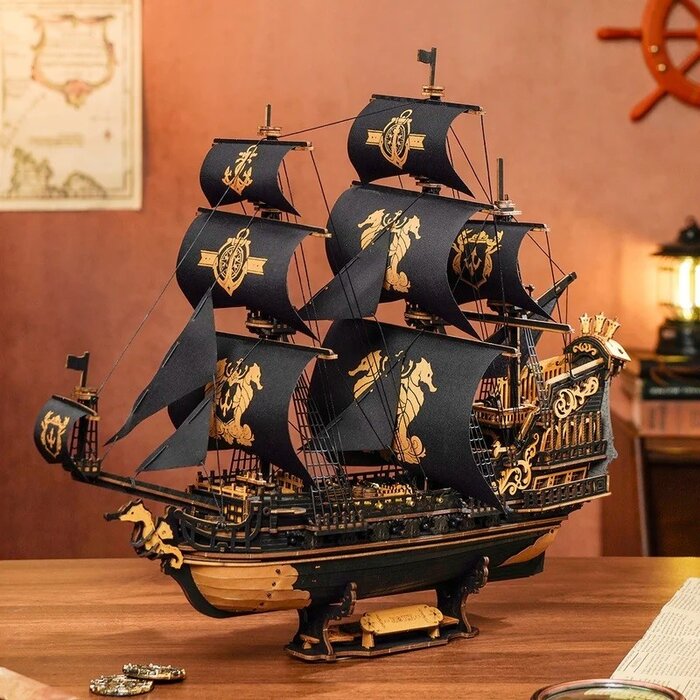 ROEMCB02 - The Seahorse Barque Sailing Ship Scale Model Vehicle