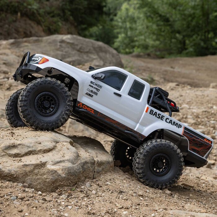 Axial AXI-1375T1 - 1/10 SCX10 III Base Camp 4X4 RTR Brushed Rock Crawler, White