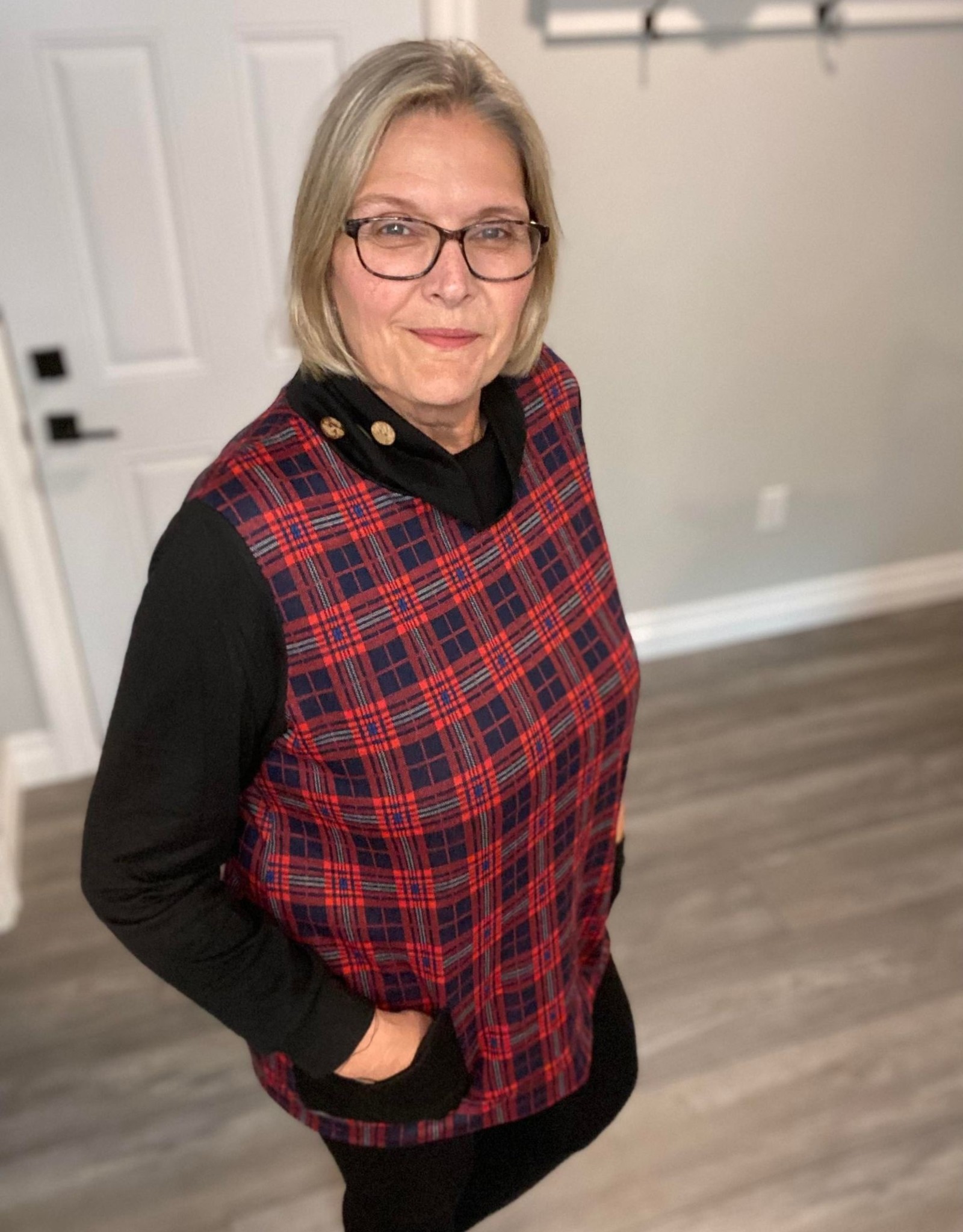 Creation Small Plaid Top with Cowl and Pockets