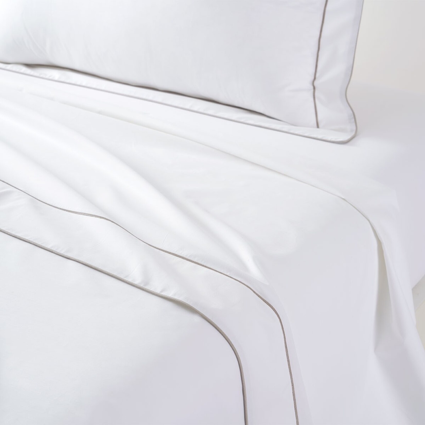 FLANDRE (Embroidered/Piped Cotton Percale 200t/c) Flat Sheet