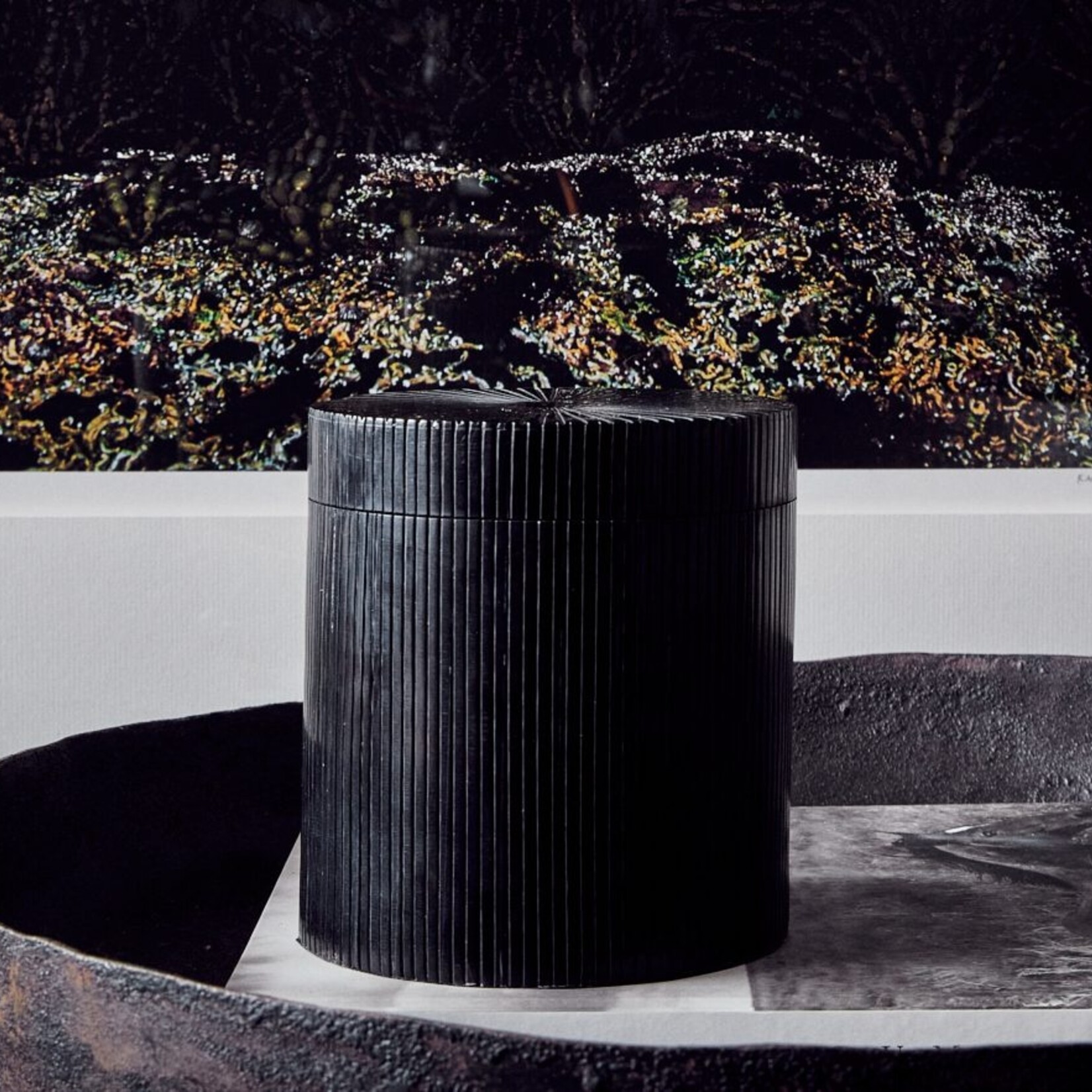 ROUND BLACK HORN BOX -LARGE