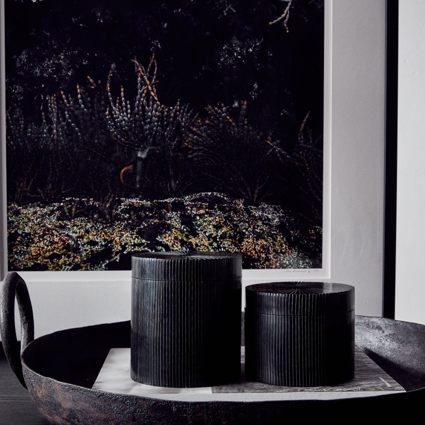 ROUND BLACK HORN BOX -LARGE