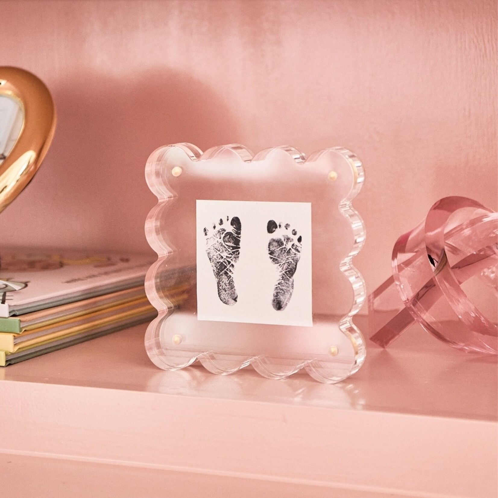 Scalloped Acrylic Frame 5 x 5