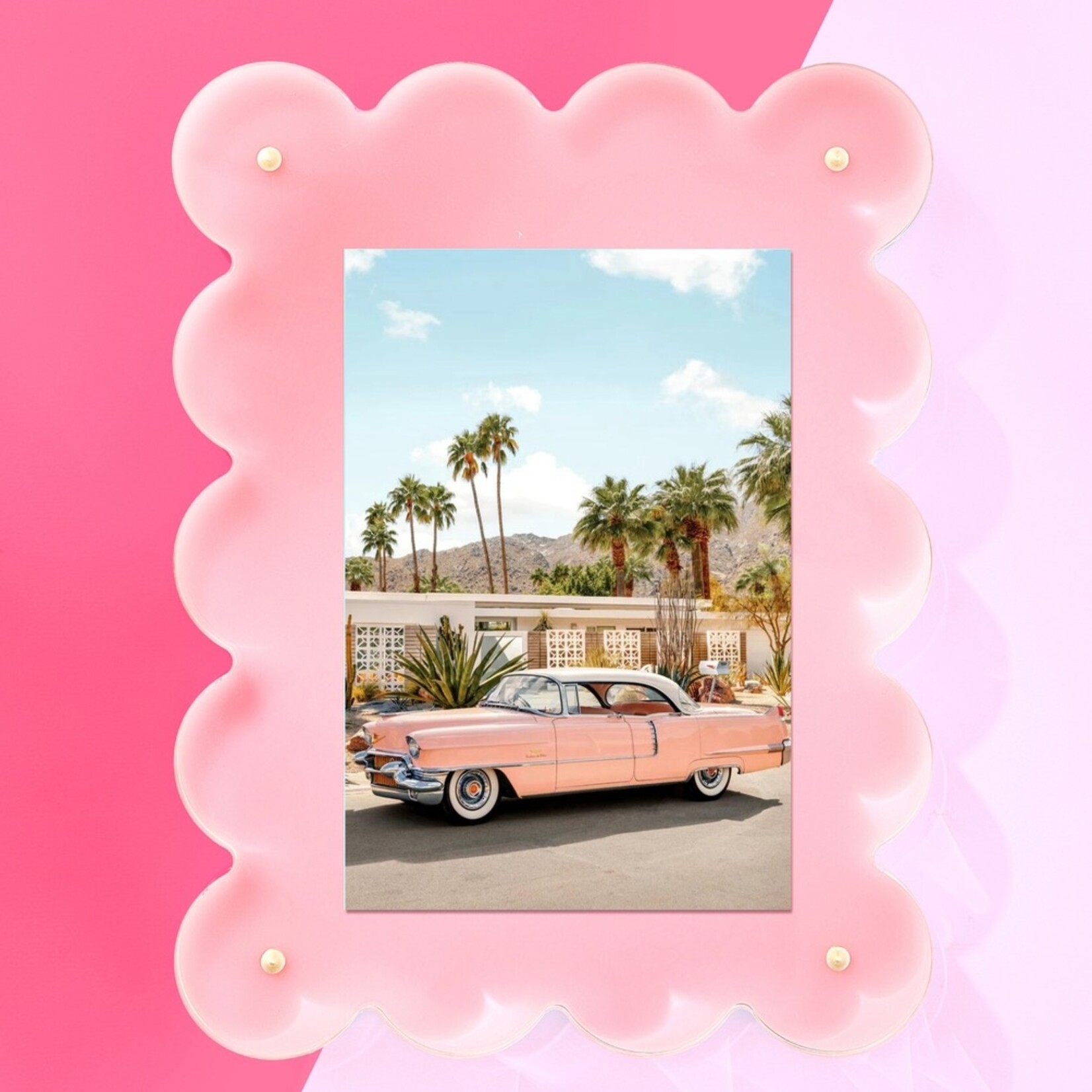 Scalloped Acrylic Frame 4 x 6