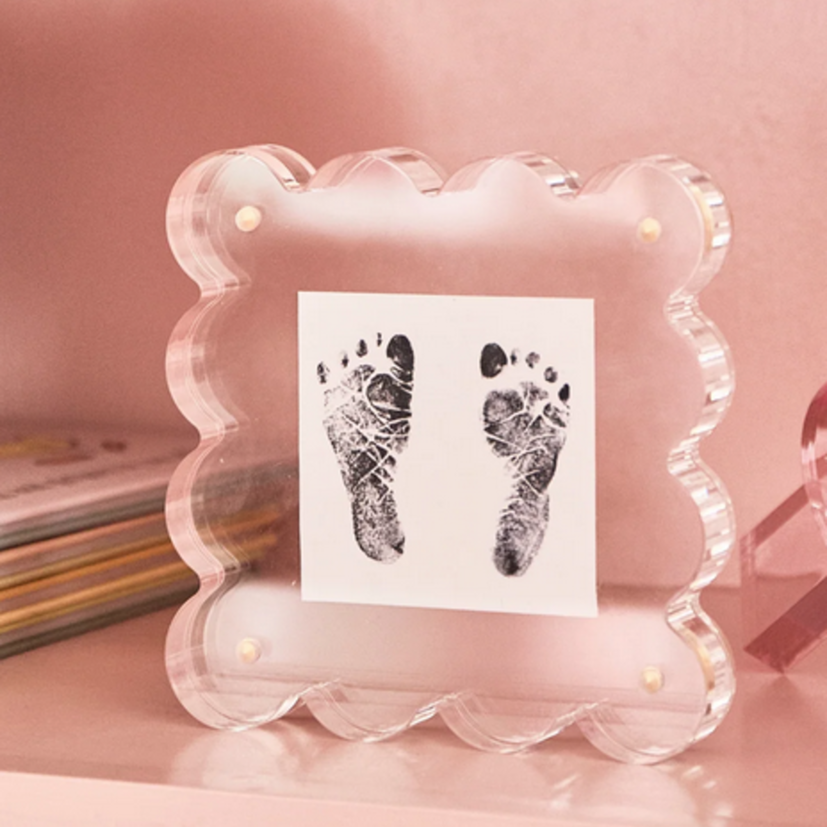 Scalloped Acrylic Frame 5 x 5
