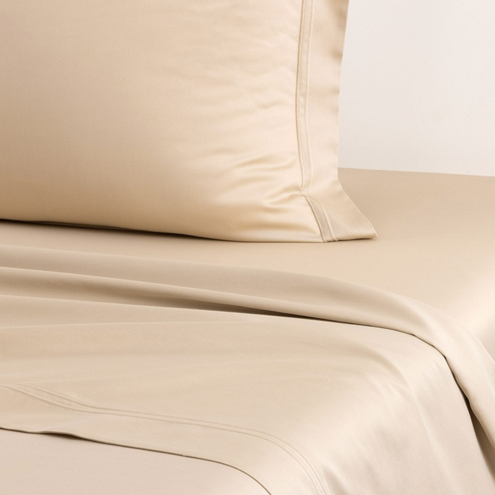 Triomphe (Double Saddle Stitch Cotton Sateen- 310 t/c)Fitted Sheet