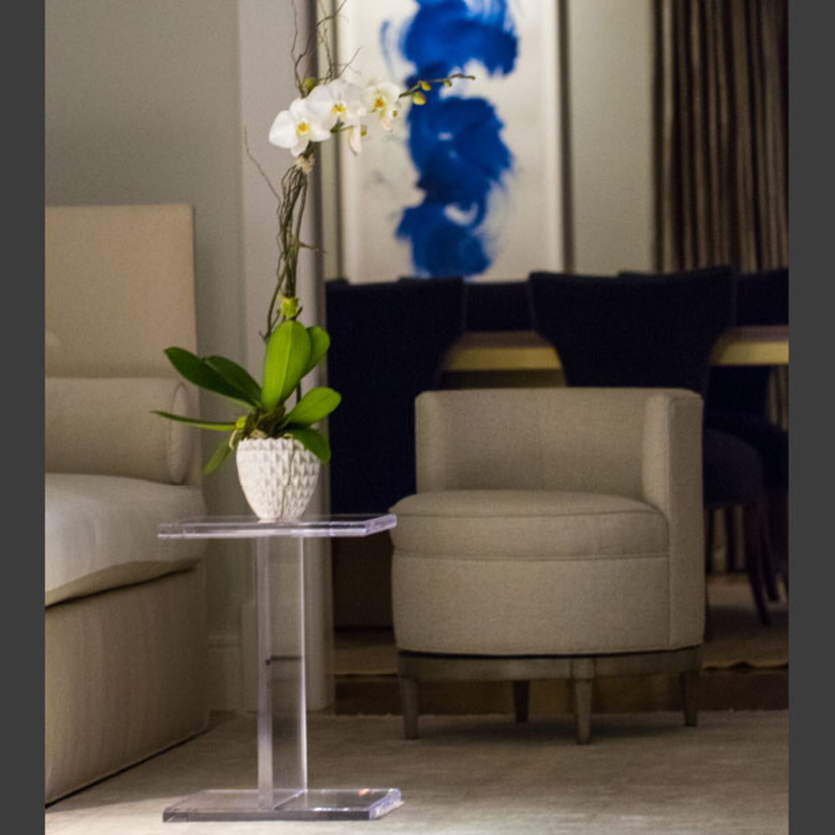 "I" Beveled Edge Acrylic Table 14"W x 14"D x 20"T