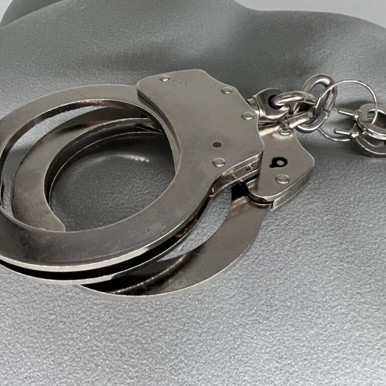 Kookie Kookie - Handcuffs