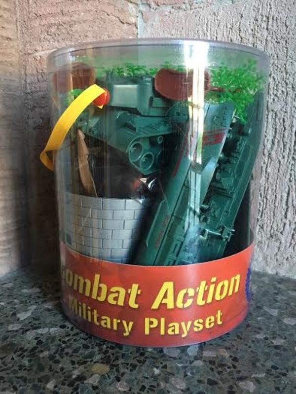 Deluxe Military Playset in Carry Bucket