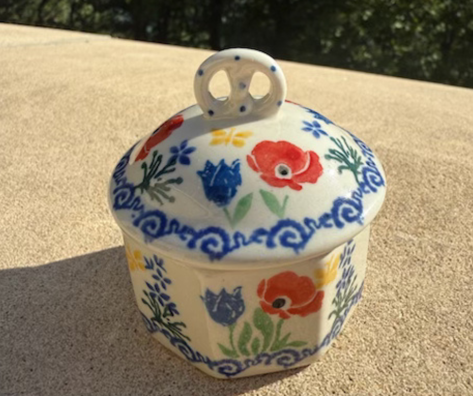 Trinket Box with "Pretzel" Handle, Polish Pottery (110)