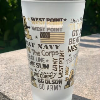 PREORDER: USMA 2001 Crest Frosted Pint Glass, 16 ounce