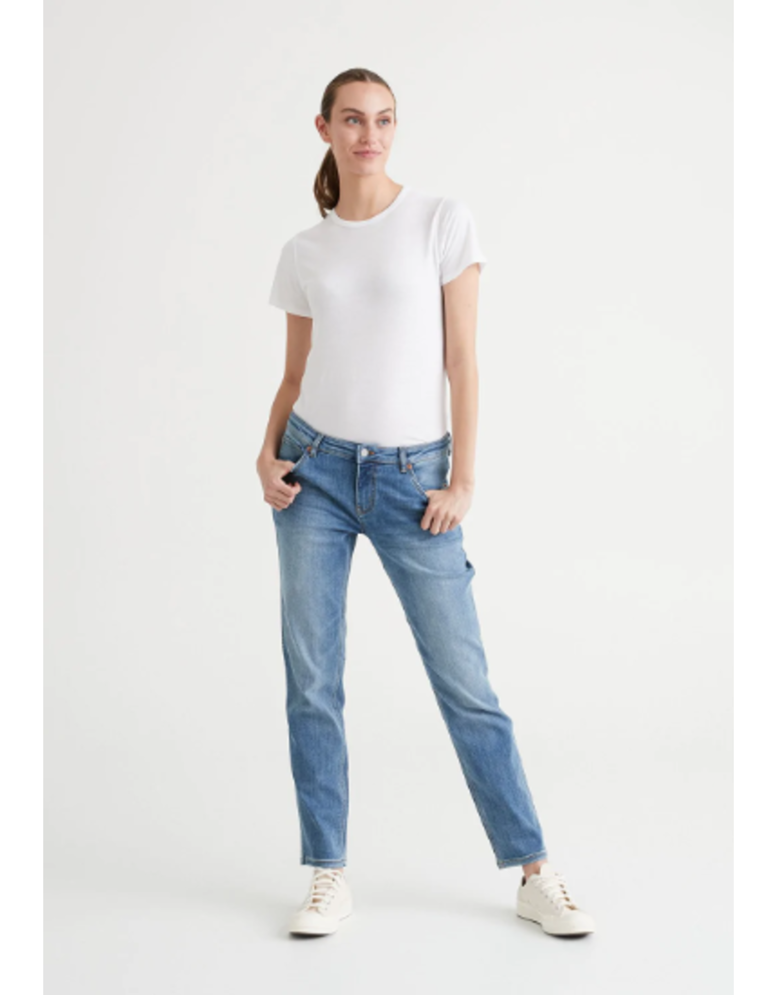 DUER WFLR5001 Performance Denim Girlfriend Jean