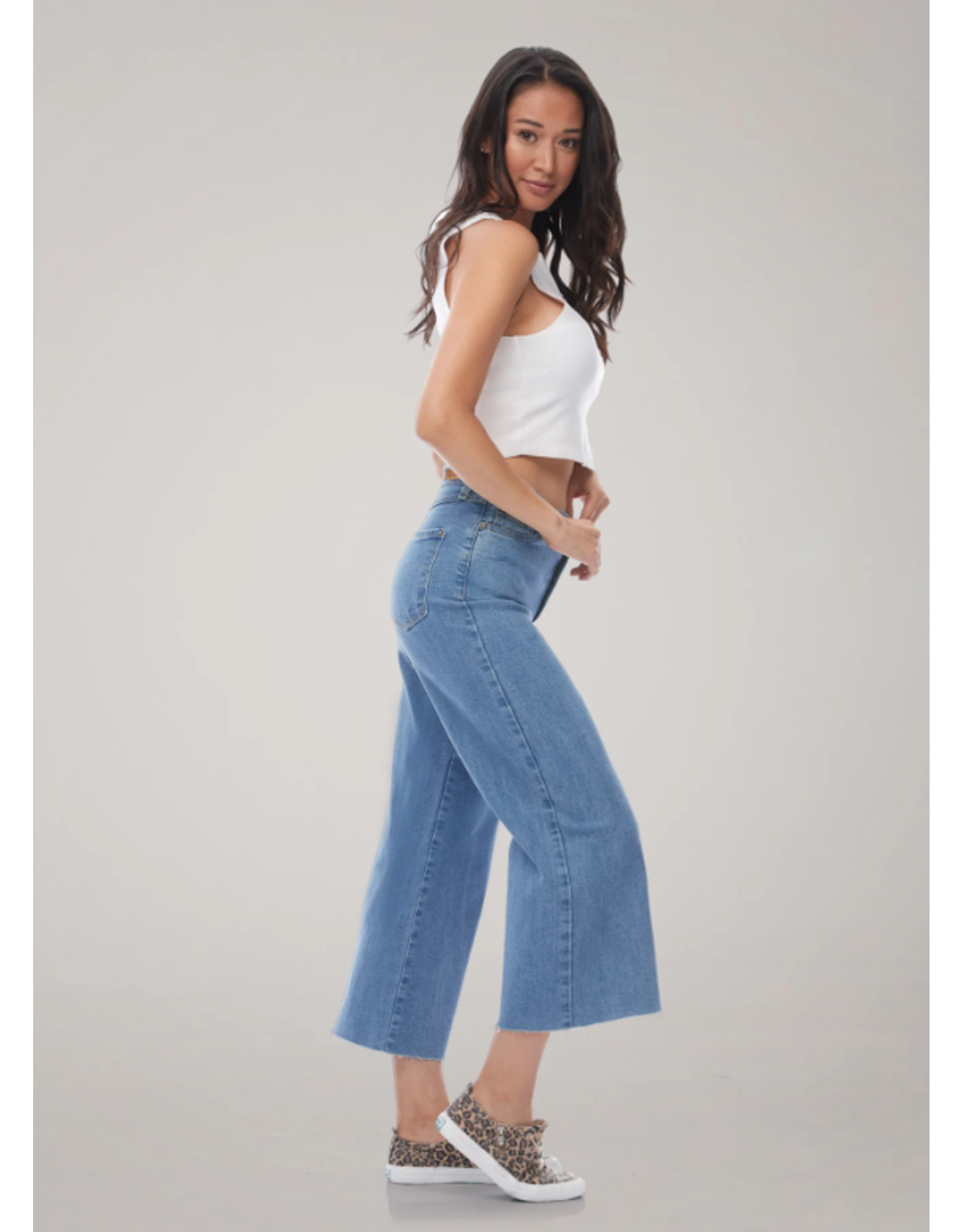 YOGA JEANS 2561 LILY-WIDE LEG HIGH RISE 25