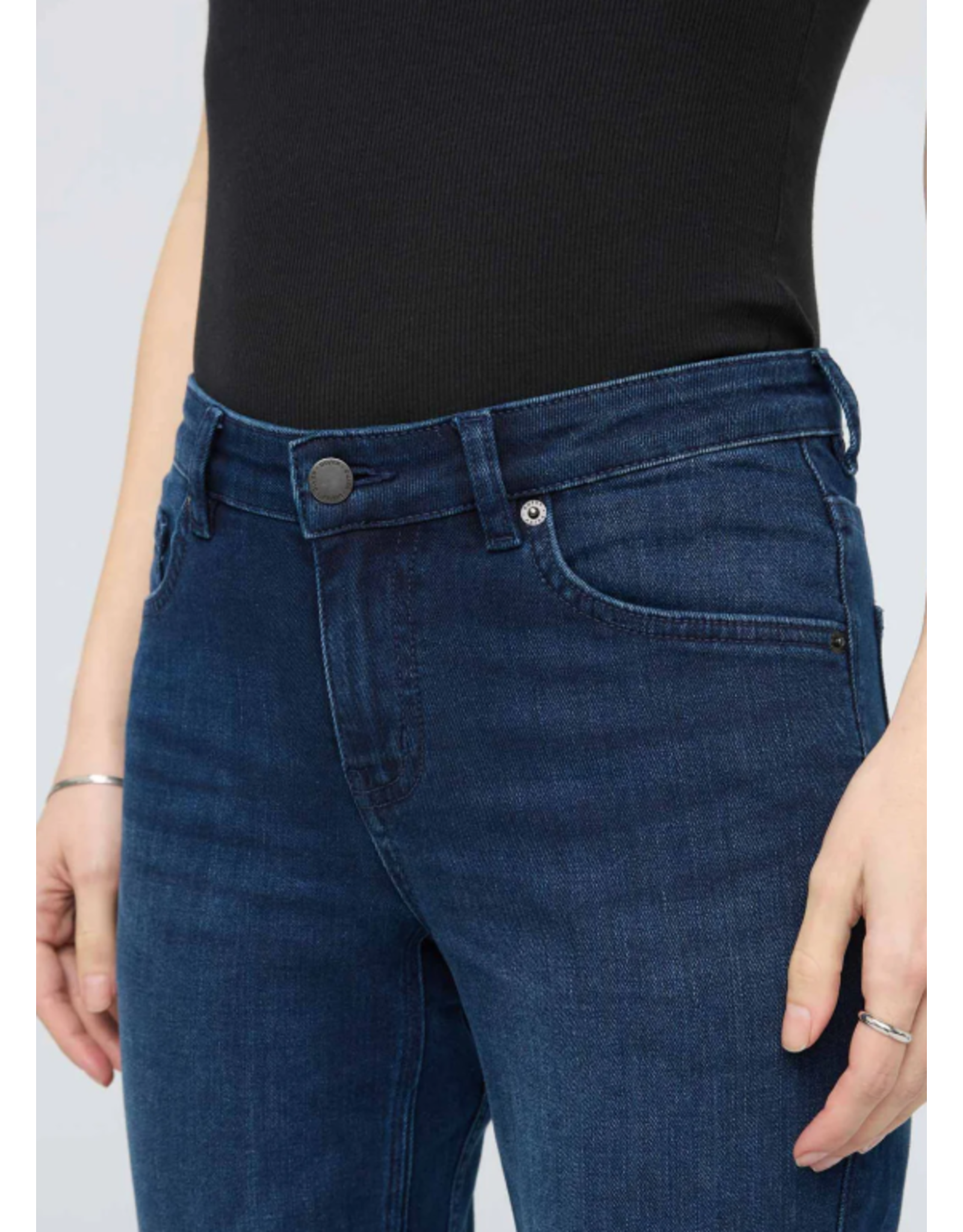 DUER WFLR4001 Performance Denim Girlfriend Jean
