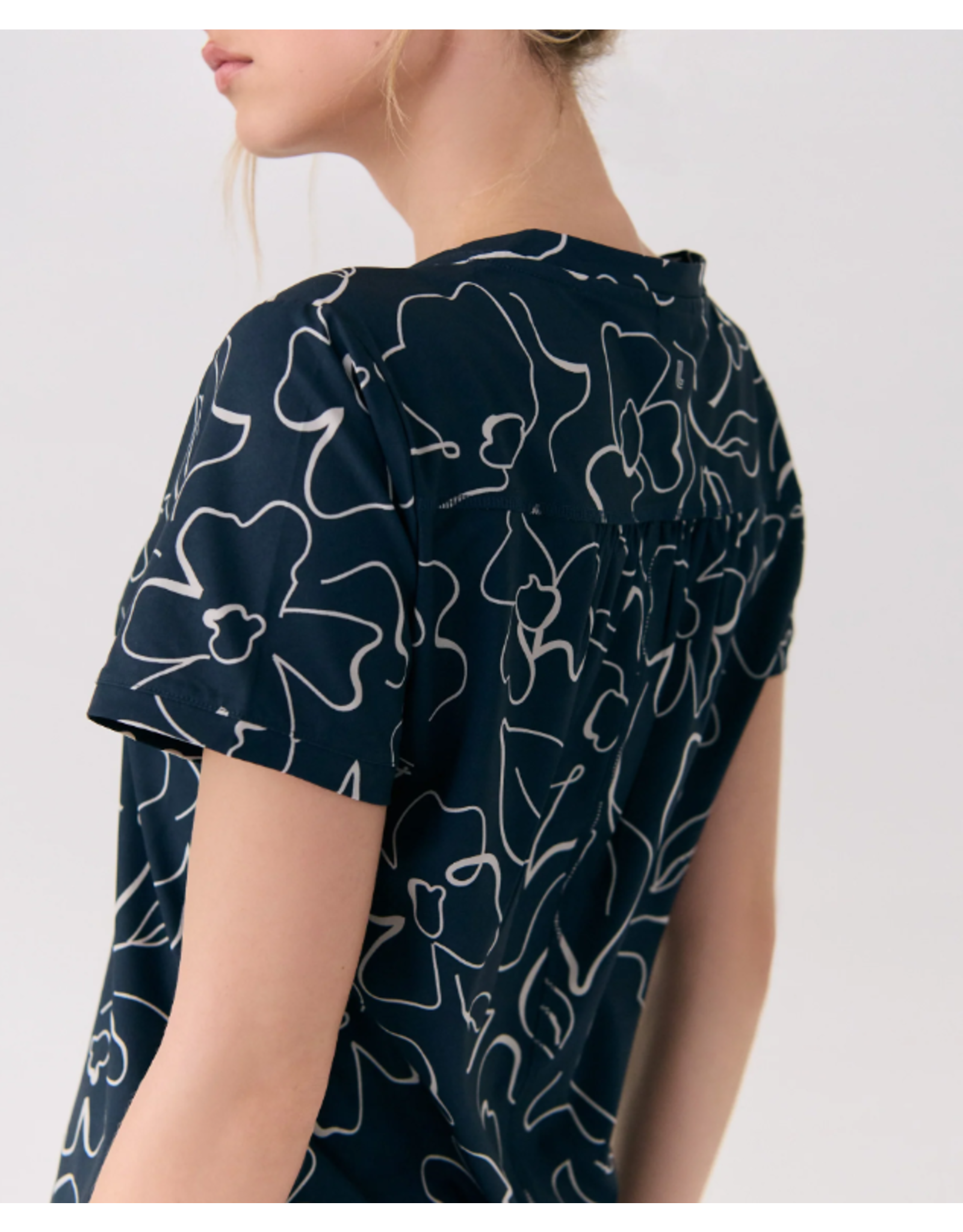 LOLË LSW4618 OLIVIE V ROBE