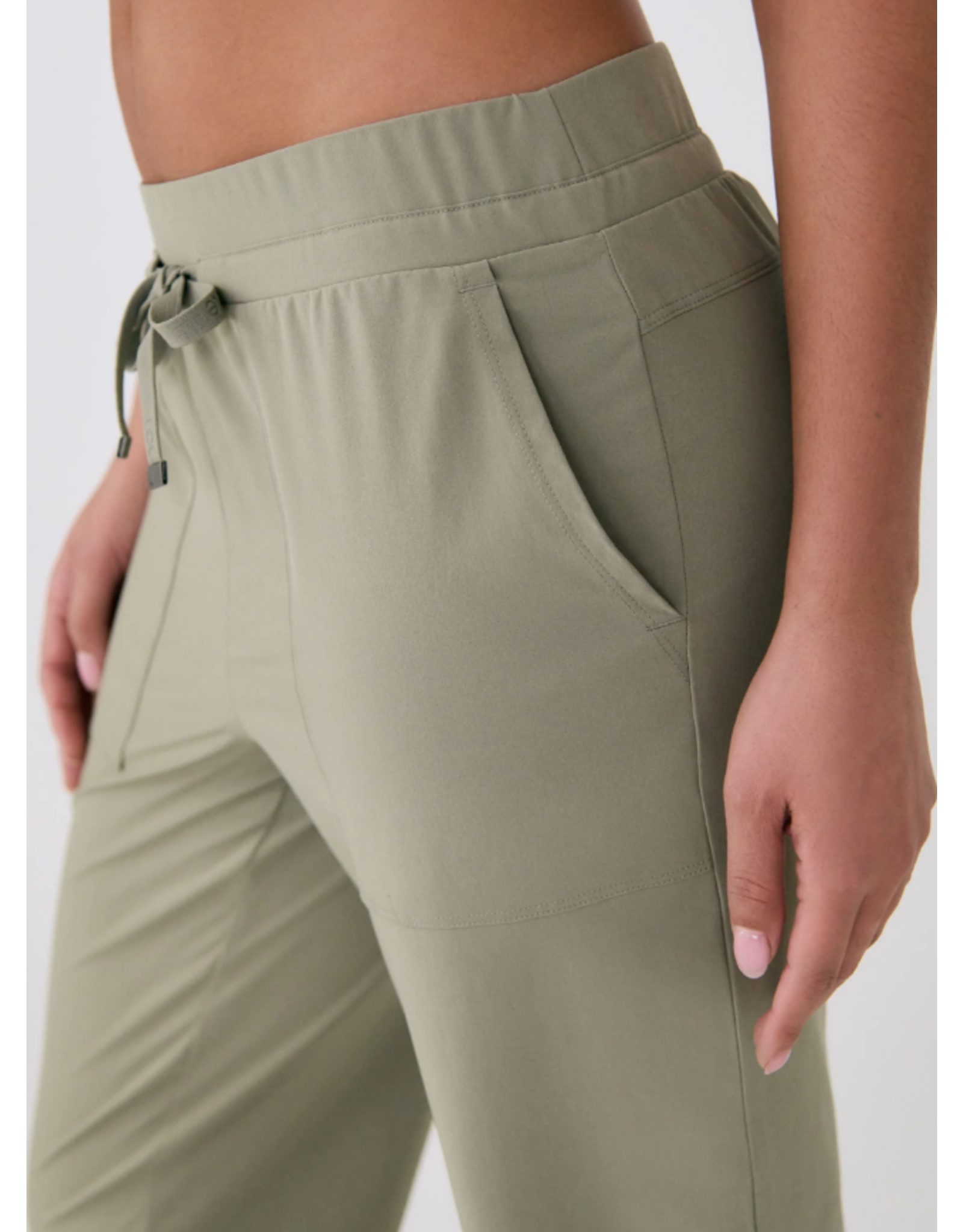 LOLË LSW4603 OLIVIE JOGGER