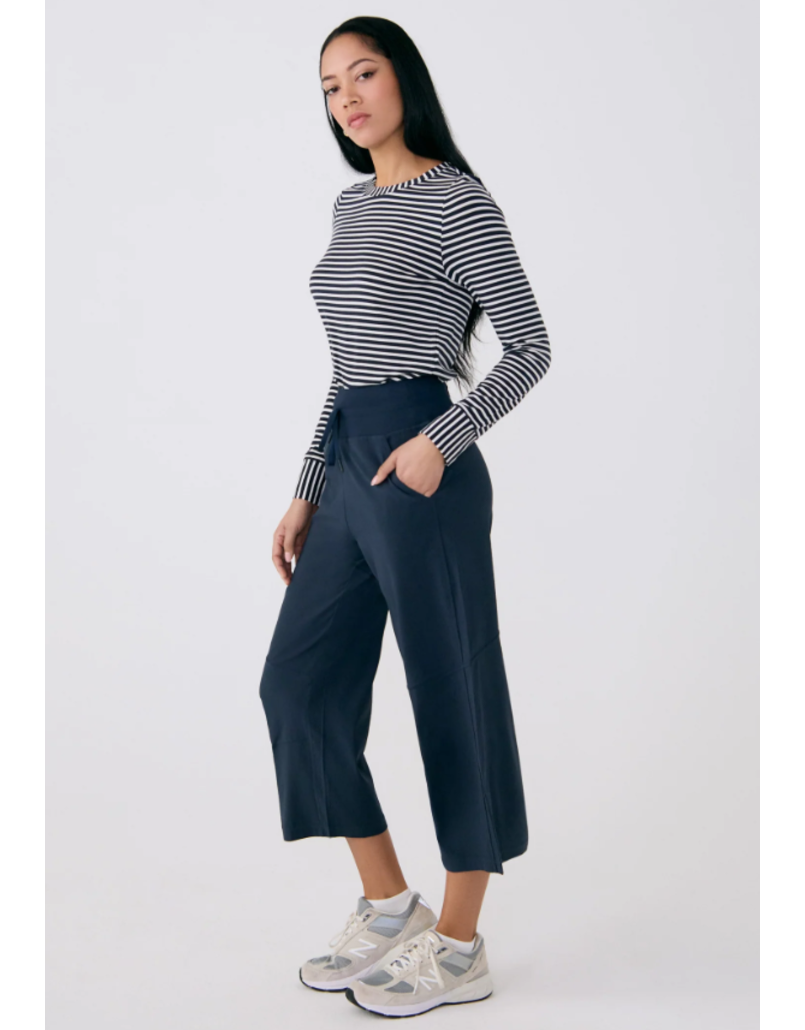 LOLË LSW4292 MOMENTUM CROP