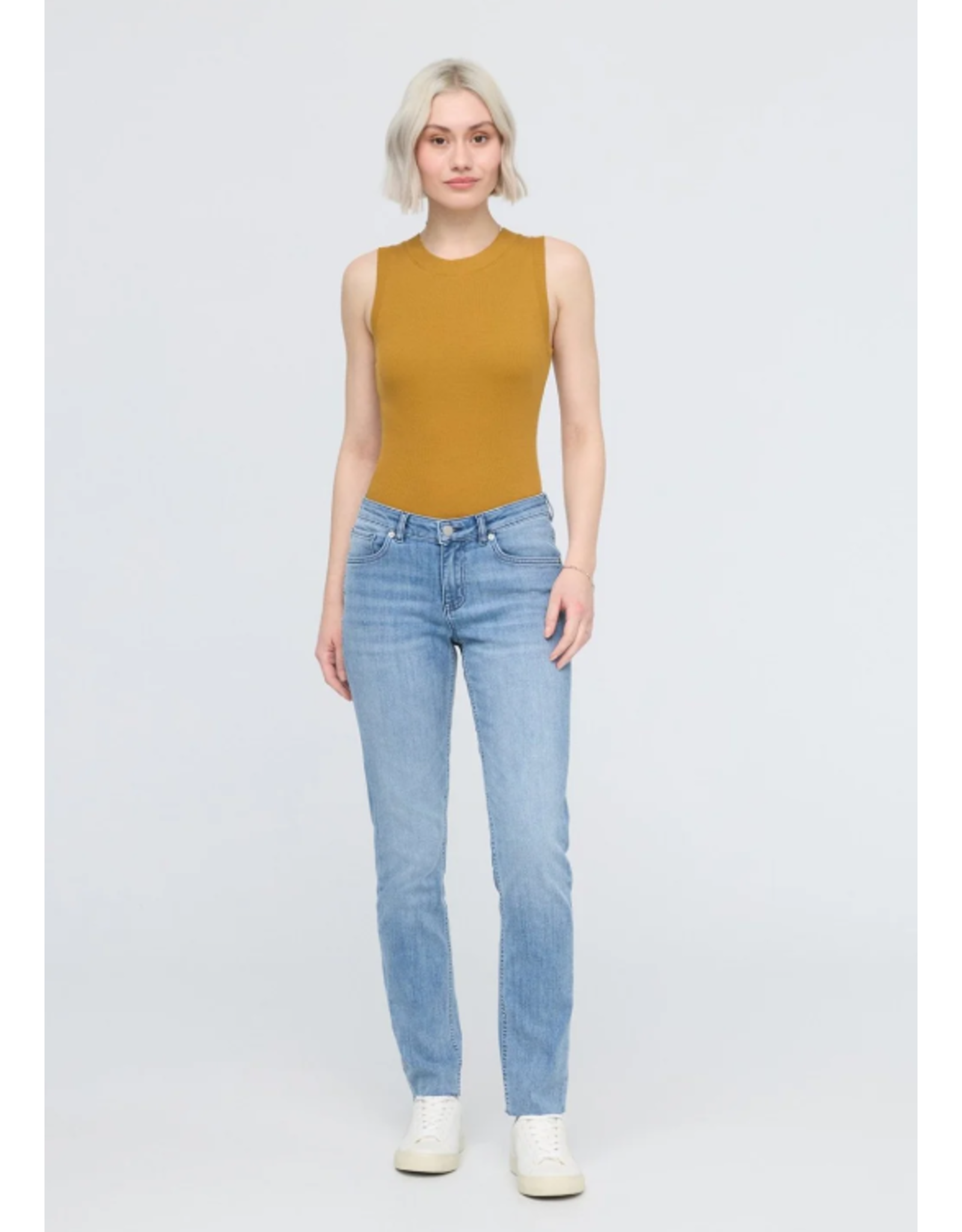 DUER WFLR4515 Performance Denim Girlfriend Jean