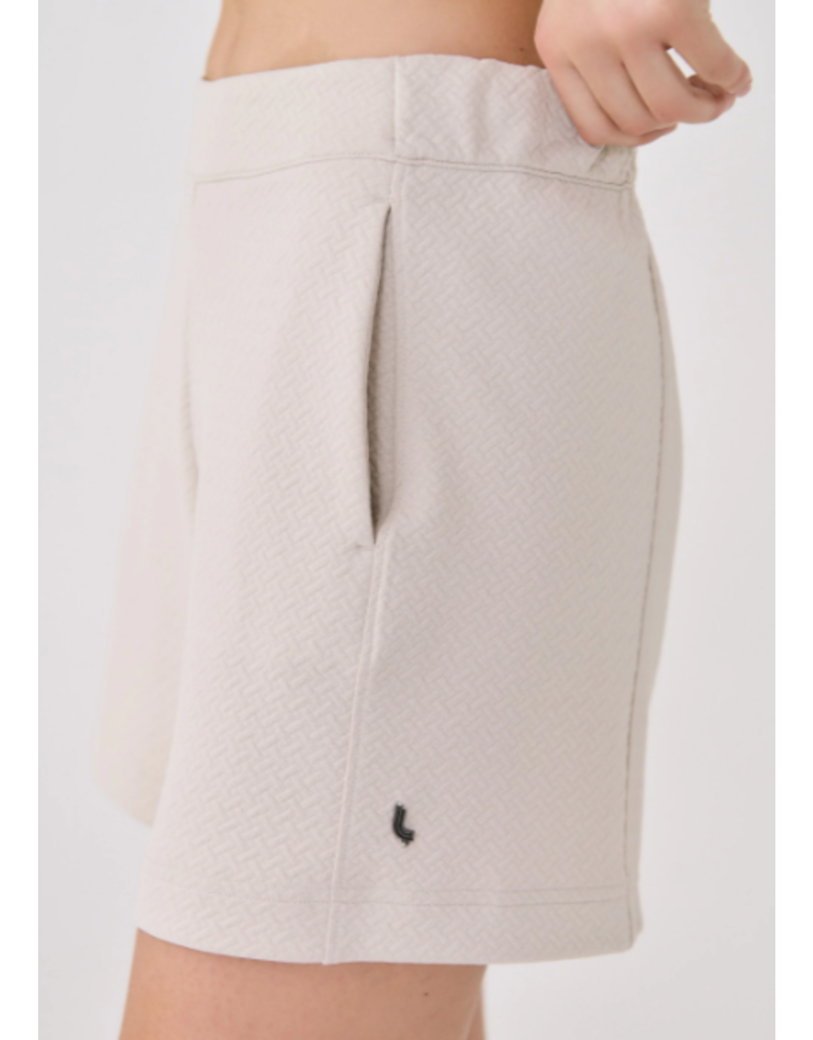 LOLË LSW4593 CITY SHORTS