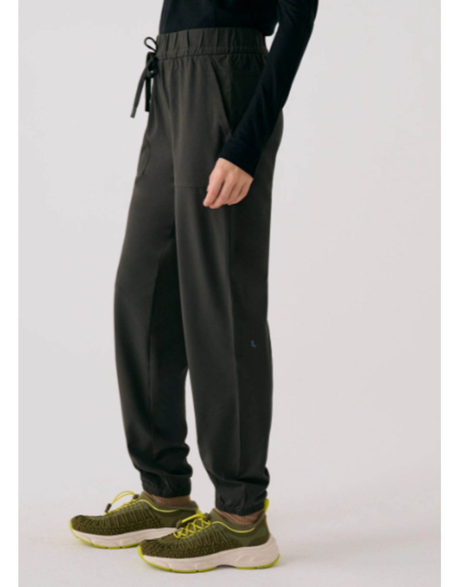 LOLË LSW4675 OLIVIE JOGGER