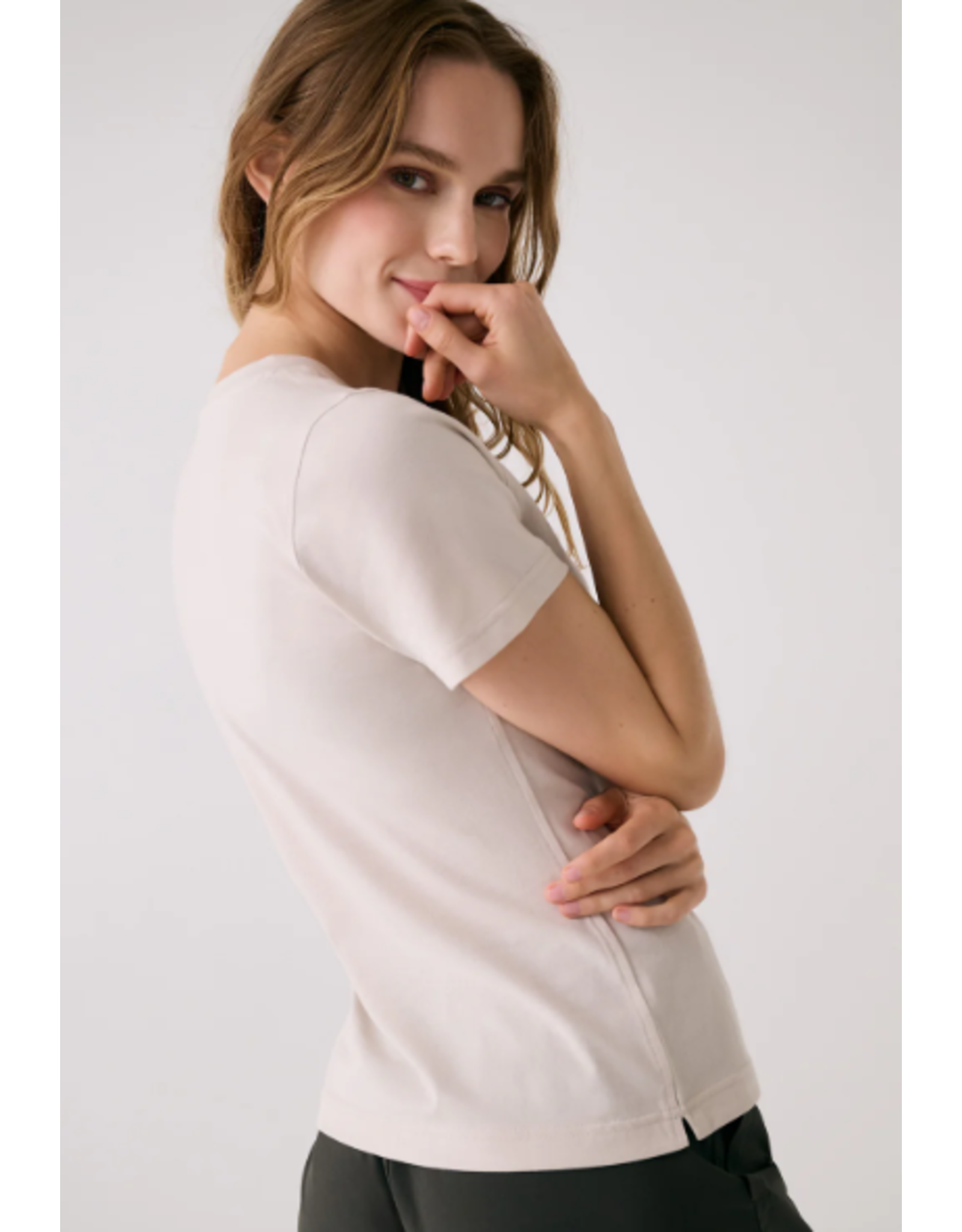 LOLË LSW4666 LAURIER LOGO T-SHIRT