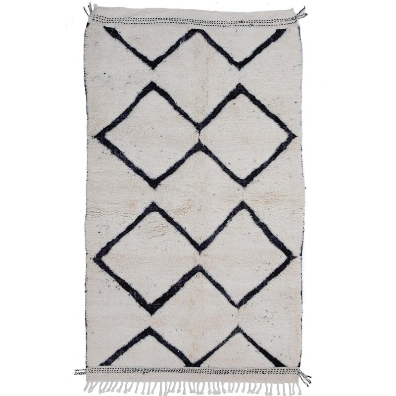DOUBLE DIAMOND MOROCCAN 4'10" X 8'2" NATURAL AND BLACK