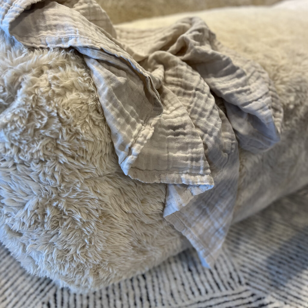 CHESTER SOFA FAUX FUR NATURAL
