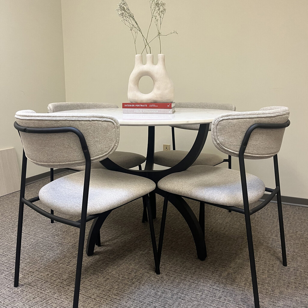 ELLESTON DINING TABLE ROUND 40" MARBLE WHITE