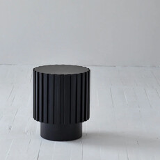 RIVETING SIDE TABLE BLACK