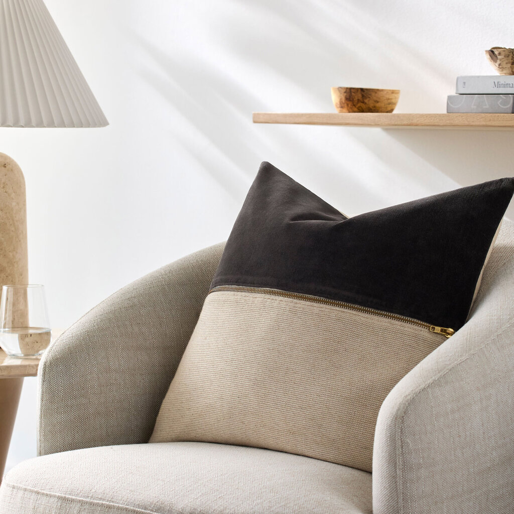 MARKOS PILLOW DOWN FILLED 18" NATURAL GREY SUEDE