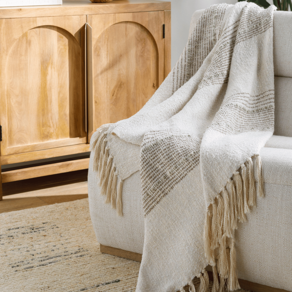 VELORA THROW 4'X5' LIGHT BEIGE