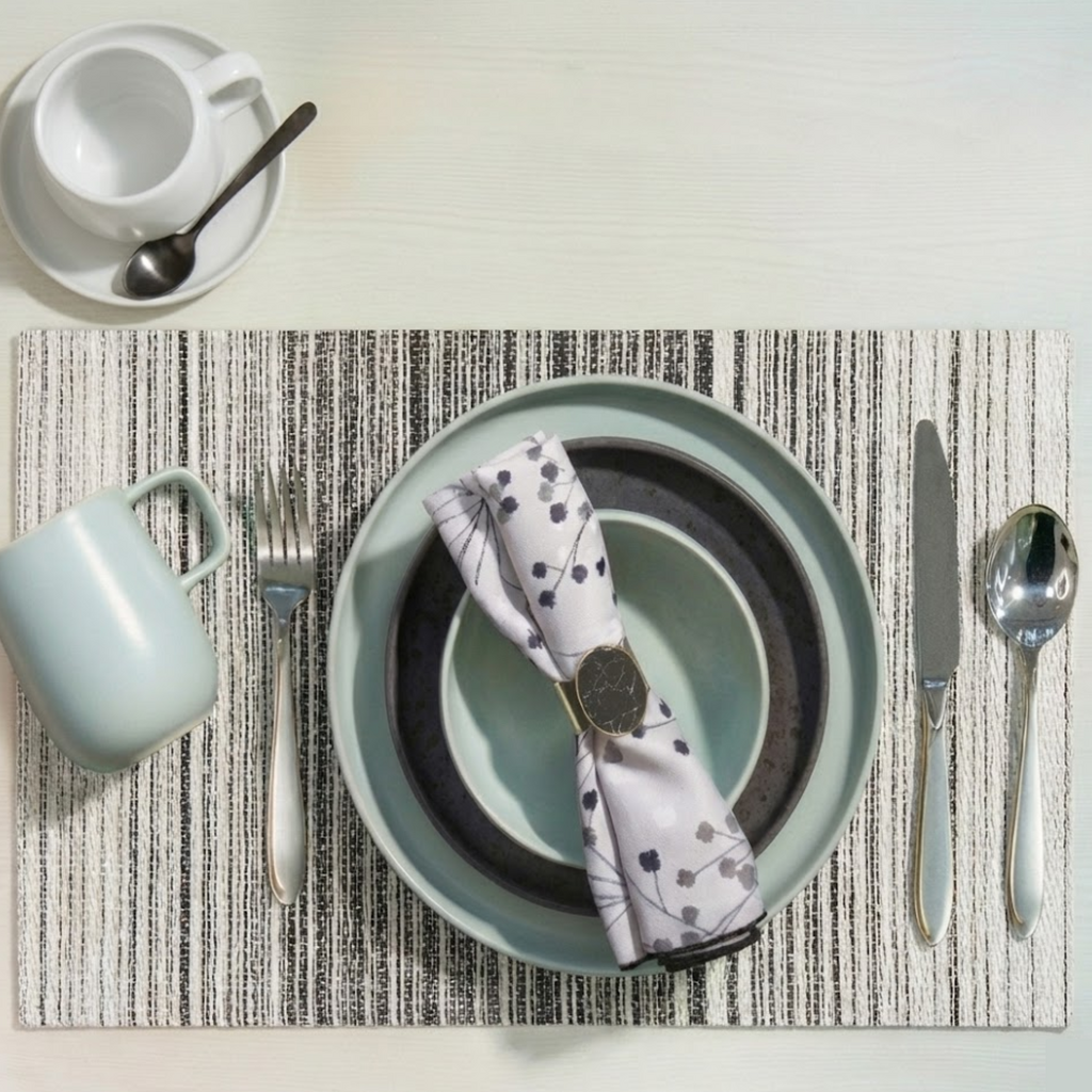 DRIFT PLACEMAT WHITE BLACK