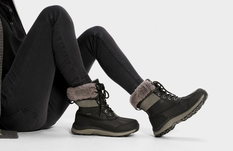 UGG UGG Women's Adirondack Boot III Black