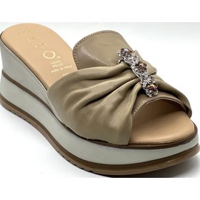 Repo Repo Women’s 21108 Beige Platform Slide