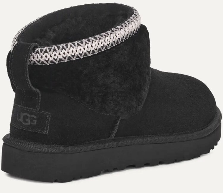 UGG UGG Women’s Classic Ultra Mini Maxi Curly Black