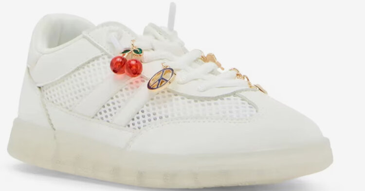 Steve Madden Steve Madden Junior’s White Verdict