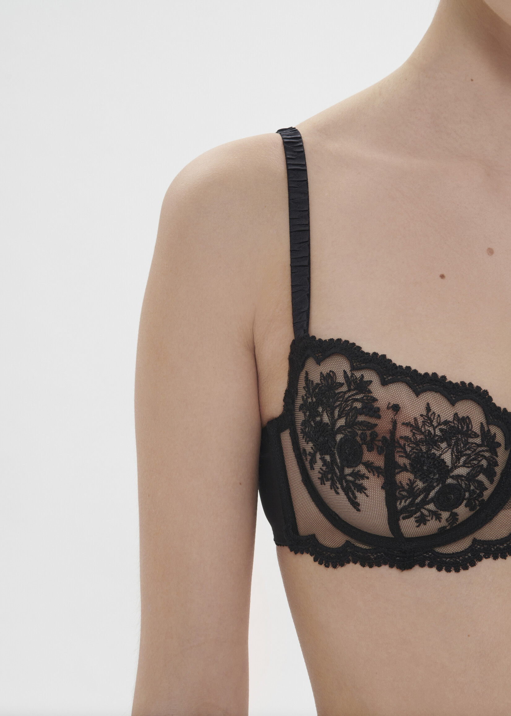 Simone Perele Intrigue Sheer Demi