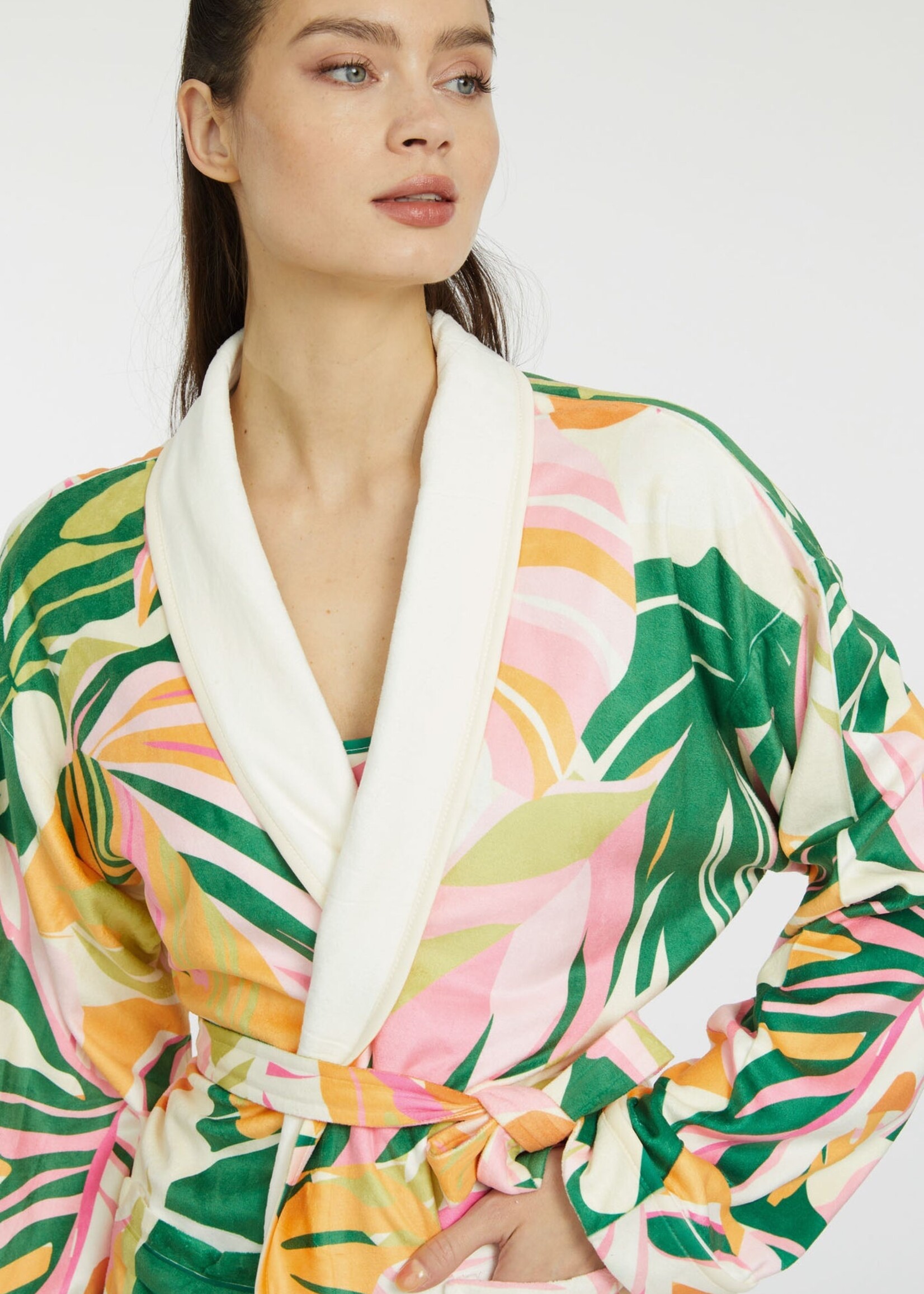 Wrap Up Wrap Up by VP Short Robe