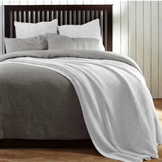 Amity Home Egan Knitted Coverlet - White - Queen