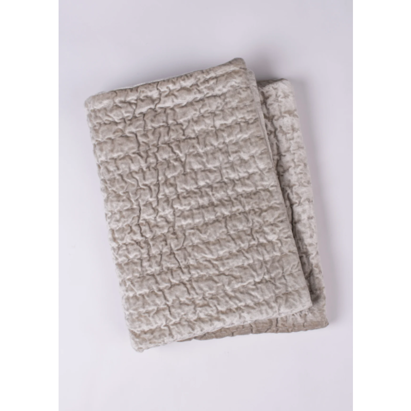 Amity Home Baldwin Quilt - Oyster - King