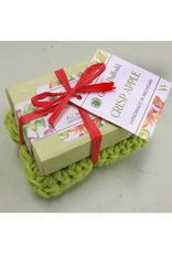Green Daffodil Bath & Body Crisp Apple Soap & washcloth Gift Set
