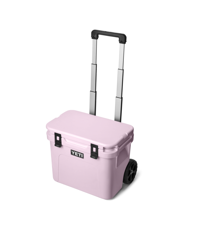 YETI ROADIE 32 WHEELED COOLER
