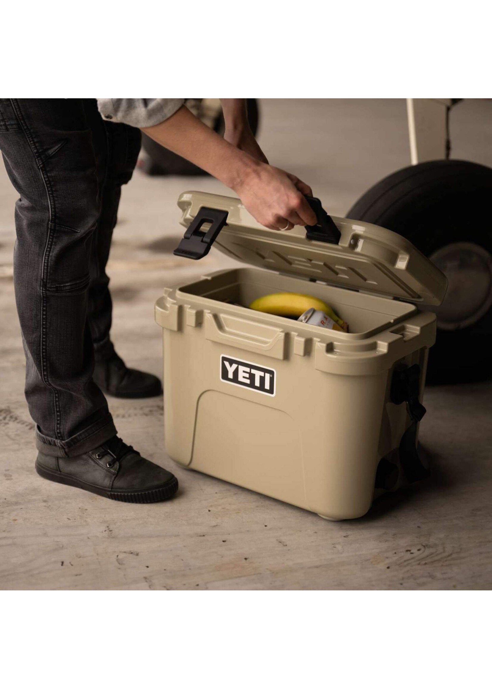 YETI Coolers Yeti Roadie 15 Charcoal