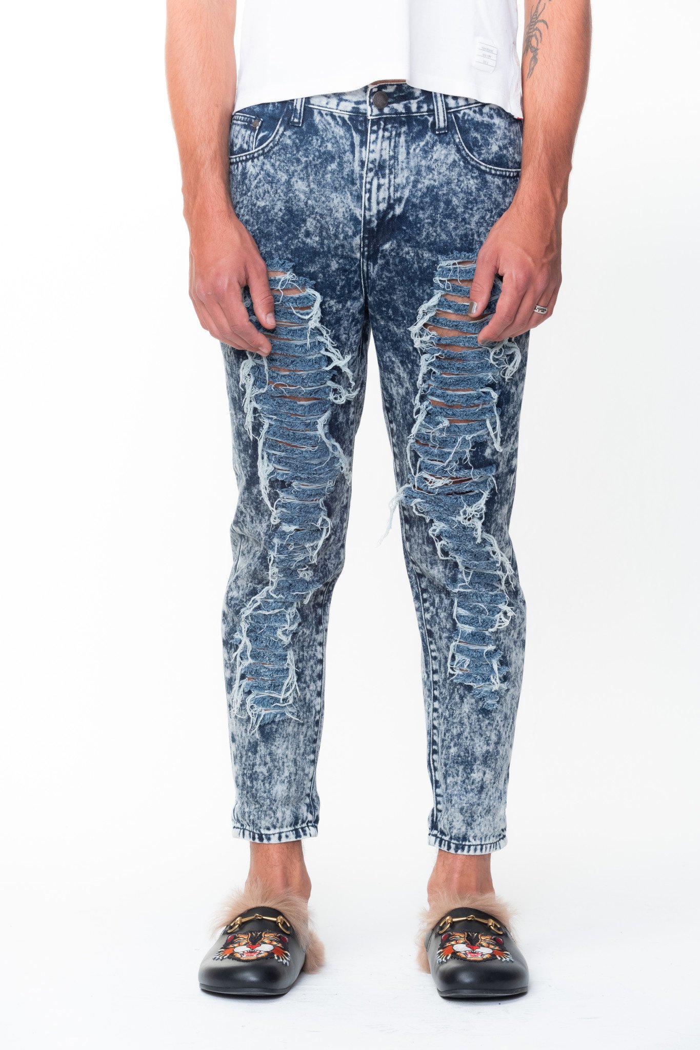 SNEAK PEEK BLUE ACID WASH JEANS (Small)