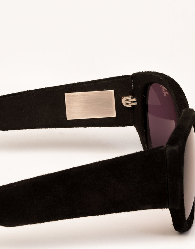 ALEXANDER WANG X LINDA FARROW ALEXANDER WANG X LINDA FARROW BLACK SUEDE CURVE SUNGLASSES