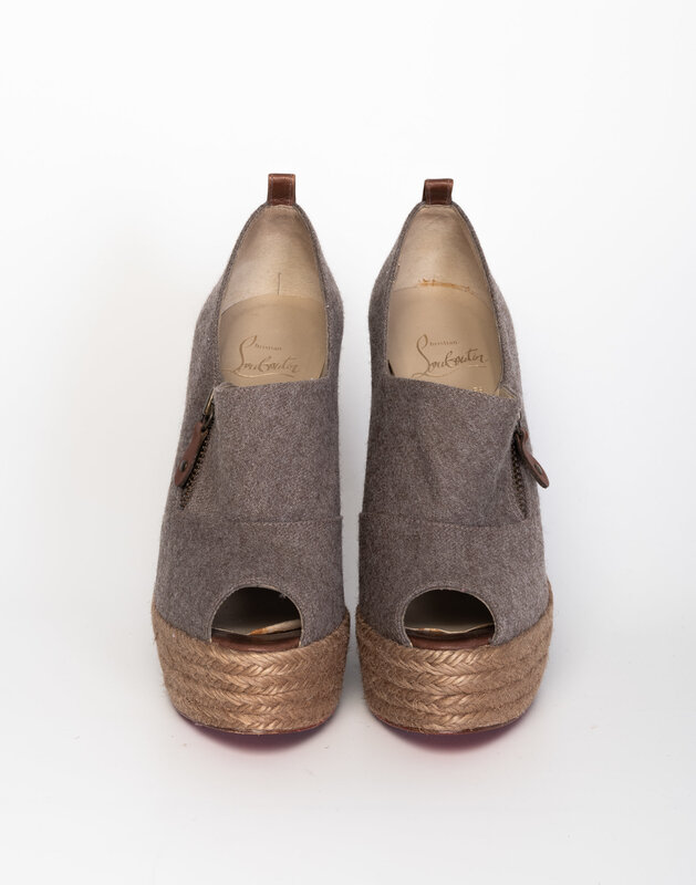 CHRISTIAN LOUBOUTIN CHRISTIAN LOUBOUTIN GREY AND BROWN WOOL PEEP TOE DEROBA WEDGE ESPADRILLES (37 EU)