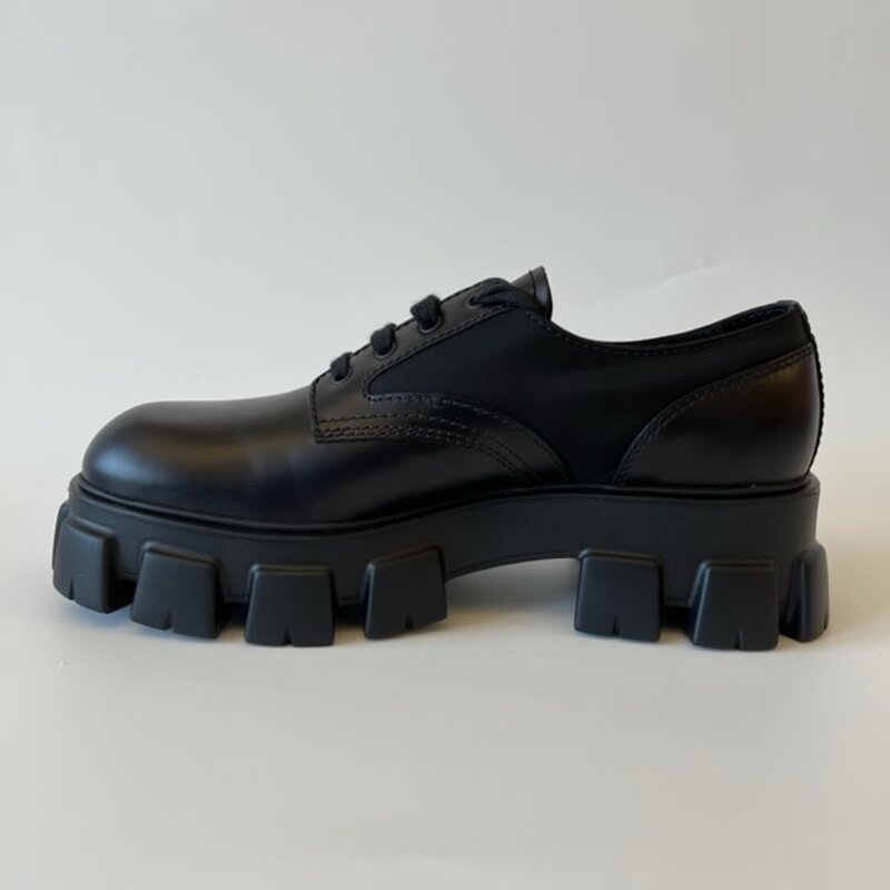 PRADA MONOLITH LEATHER LACE-UP DERBY SHOES (10 US)