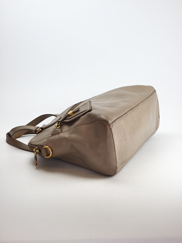 MARC BY MARC JACOBS LARGE LEATHER BOWLING BAG - TAUPE