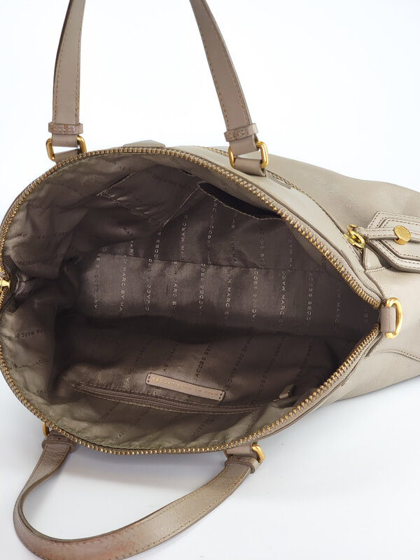MARC BY MARC JACOBS LARGE LEATHER BOWLING BAG - TAUPE